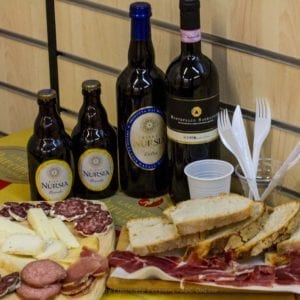 degustazioni a norcia con tagliere di salumi e formaggi norcineria